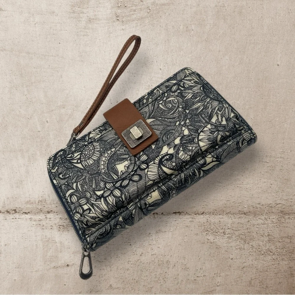 Sakroots Artist Circle Smartphone Wallet, Detachable Wristlet Strap Navy & Tan
